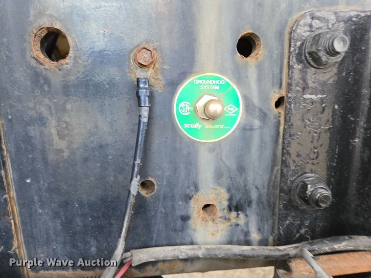 image for item EC4018 2003 Ford F750 Super Duty XLT water truck