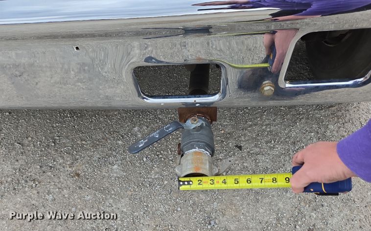 image for item EC4018 2003 Ford F750 Super Duty XLT water truck