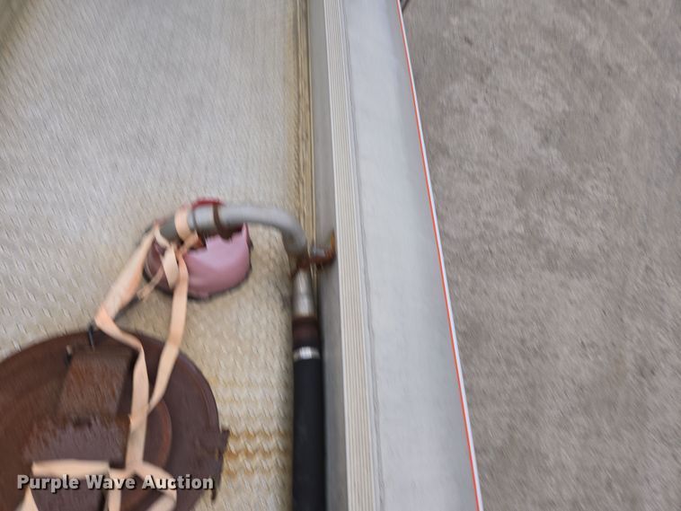 image for item EC4018 2003 Ford F750 Super Duty XLT water truck