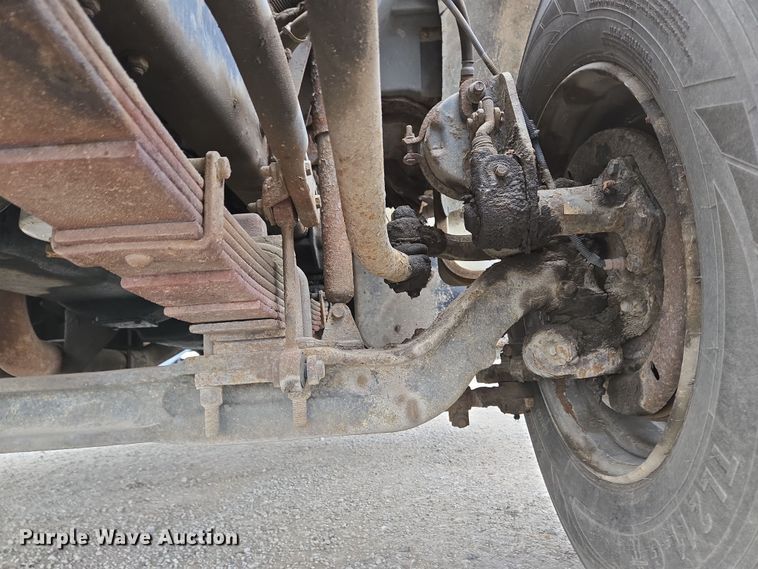 image for item EC4018 2003 Ford F750 Super Duty XLT water truck