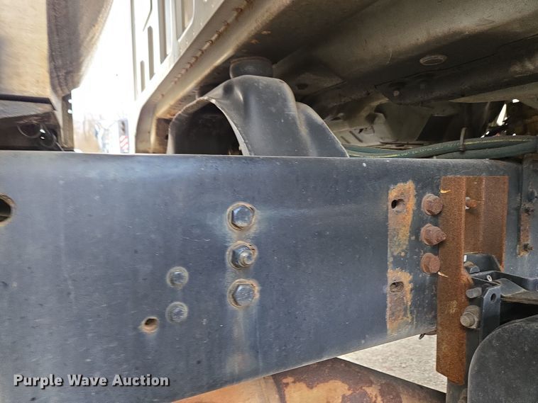 image for item EC4018 2003 Ford F750 Super Duty XLT water truck