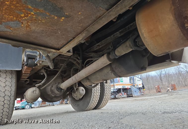 image for item EC4018 2003 Ford F750 Super Duty XLT water truck