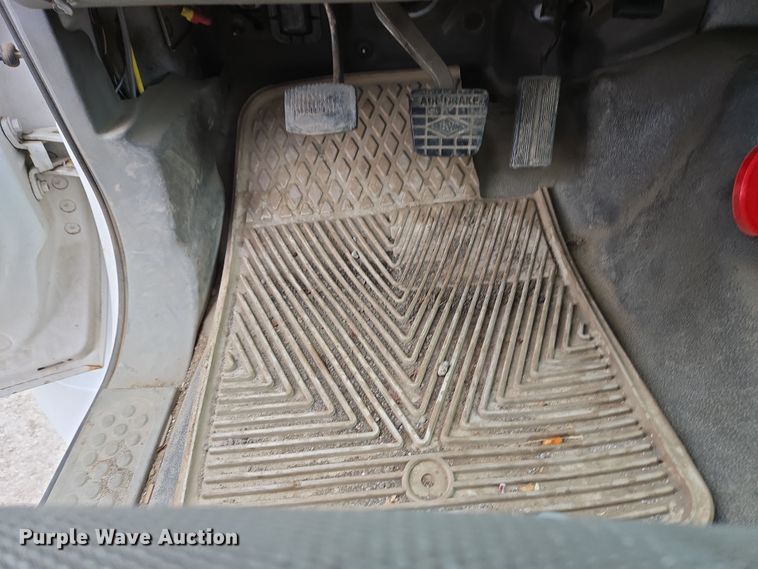 image for item EC4018 2003 Ford F750 Super Duty XLT water truck