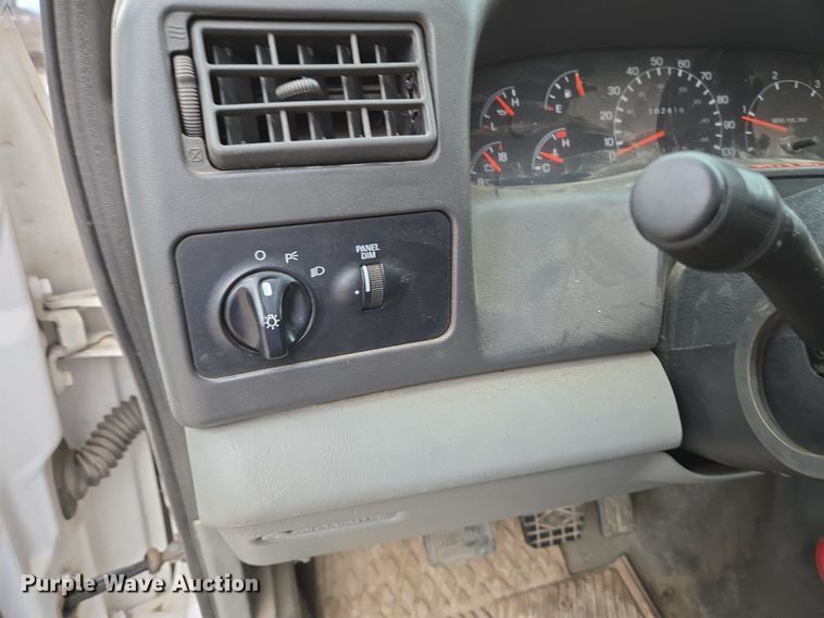 image for item EC4018 2003 Ford F750 Super Duty XLT water truck