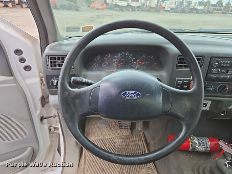 image for item EC4018 2003 Ford F750 Super Duty XLT water truck