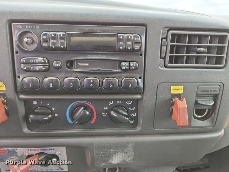 image for item EC4018 2003 Ford F750 Super Duty XLT water truck