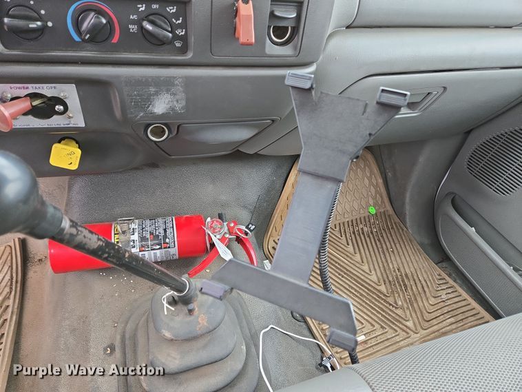 image for item EC4018 2003 Ford F750 Super Duty XLT water truck