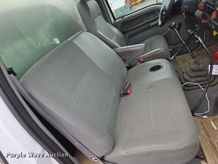 image for item EC4018 2003 Ford F750 Super Duty XLT water truck