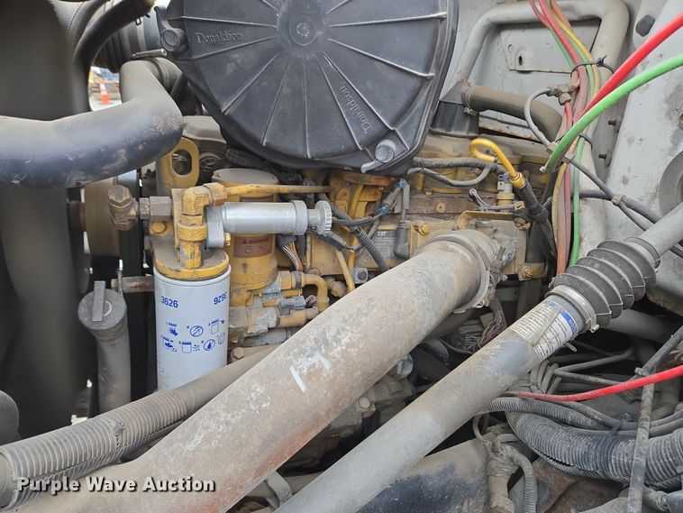 image for item EC4018 2003 Ford F750 Super Duty XLT water truck