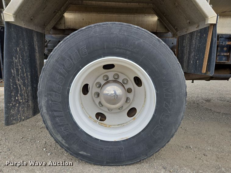 image for item EC4018 2003 Ford F750 Super Duty XLT water truck