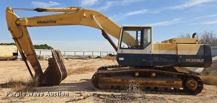 image for item ED2476 1990 Komatsu PC300LC-5L excavator