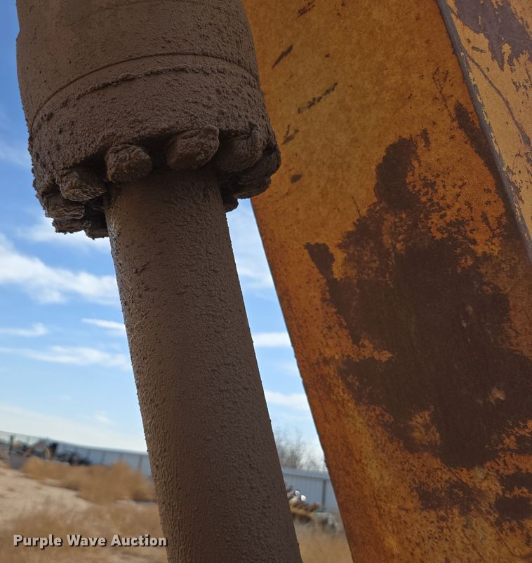 image for item ED2476 1990 Komatsu PC300LC-5L excavator