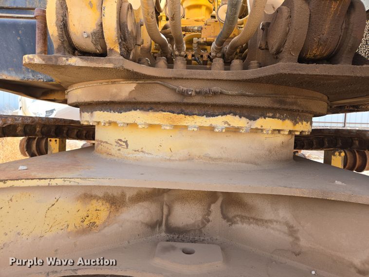 image for item ED2476 1990 Komatsu PC300LC-5L excavator