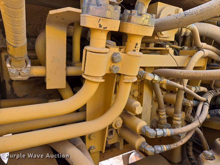 image for item ED2476 1990 Komatsu PC300LC-5L excavator