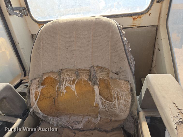 image for item ED2476 1990 Komatsu PC300LC-5L excavator