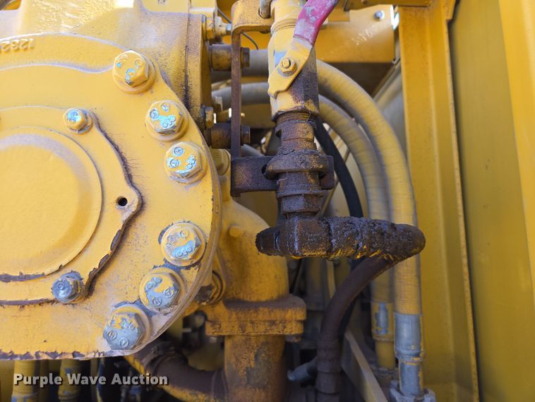 image for item ED2476 1990 Komatsu PC300LC-5L excavator