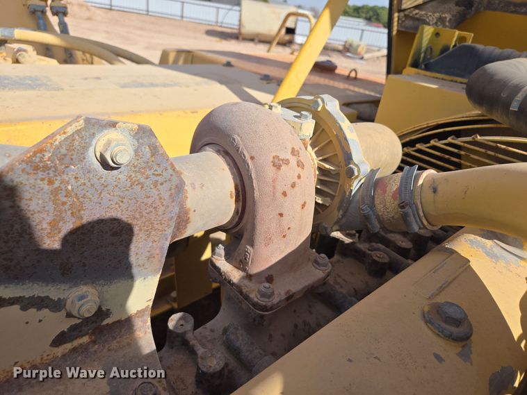 image for item ED2476 1990 Komatsu PC300LC-5L excavator