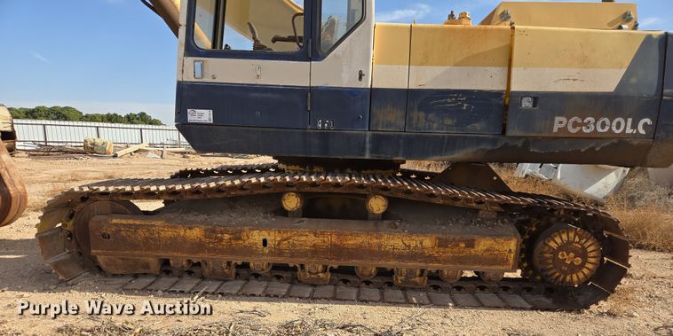 image for item ED2476 1990 Komatsu PC300LC-5L excavator