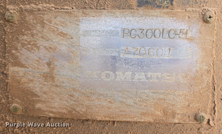image for item ED2476 1990 Komatsu PC300LC-5L excavator