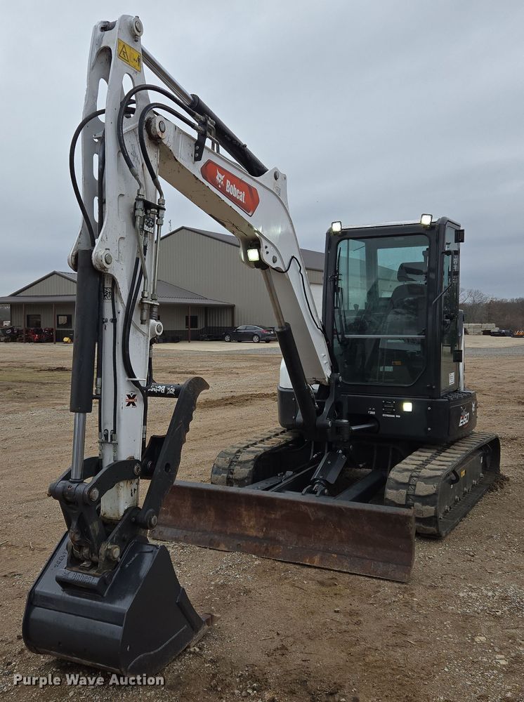 image for item ED2483 2021 Bobcat E60 R2- Series mini excavator
