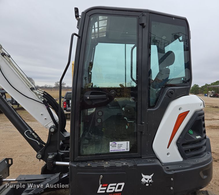 image for item ED2483 2021 Bobcat E60 R2- Series mini excavator