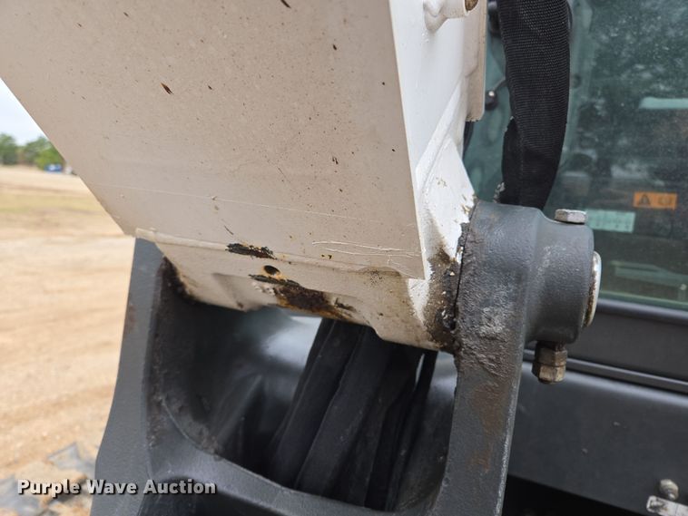 image for item ED2483 2021 Bobcat E60 R2- Series mini excavator