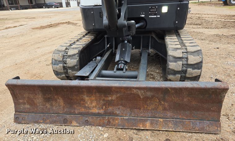 image for item ED2483 2021 Bobcat E60 R2- Series mini excavator