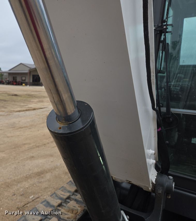 image for item ED2483 2021 Bobcat E60 R2- Series mini excavator