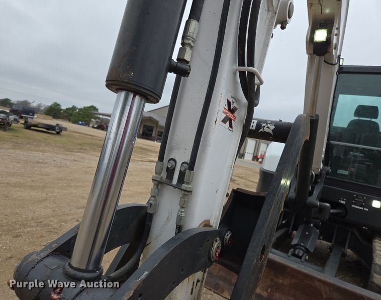 image for item ED2483 2021 Bobcat E60 R2- Series mini excavator