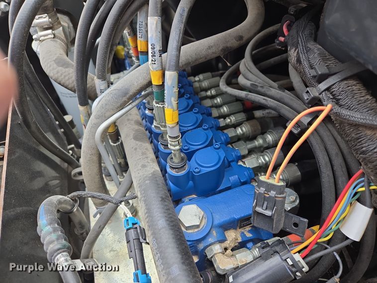 image for item ED2483 2021 Bobcat E60 R2- Series mini excavator