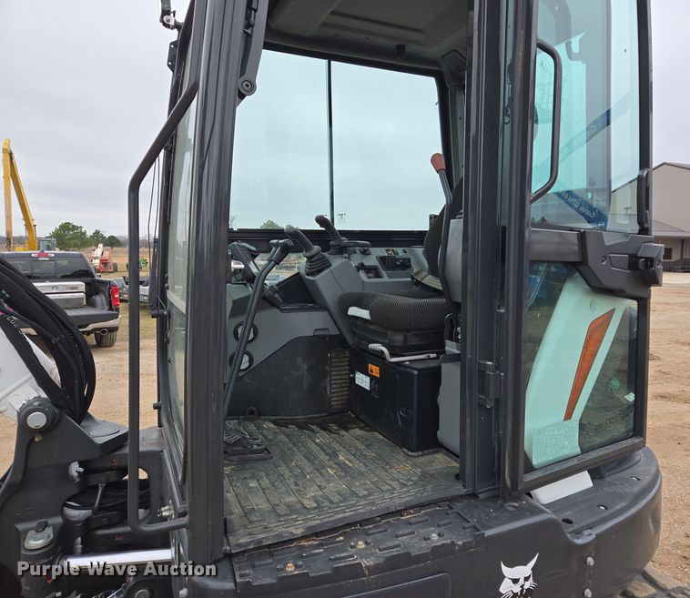 image for item ED2483 2021 Bobcat E60 R2- Series mini excavator