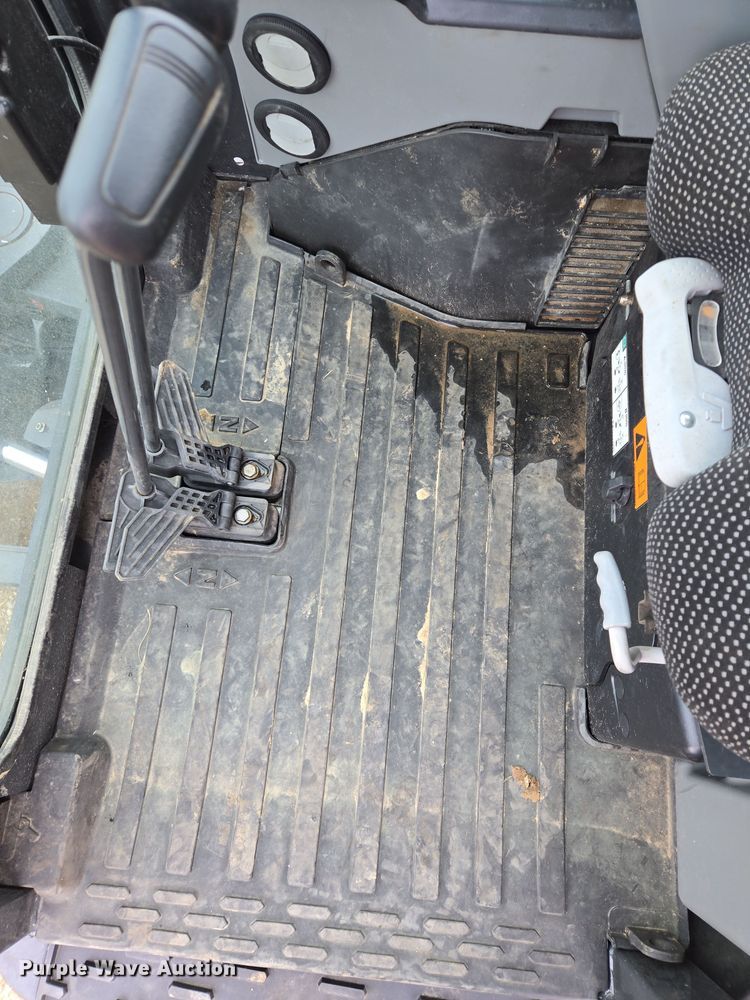 image for item ED2483 2021 Bobcat E60 R2- Series mini excavator