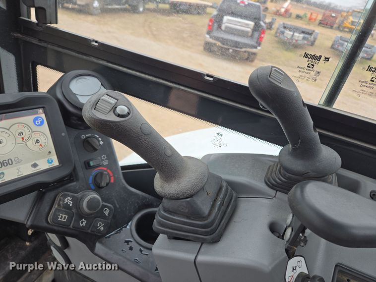 image for item ED2483 2021 Bobcat E60 R2- Series mini excavator