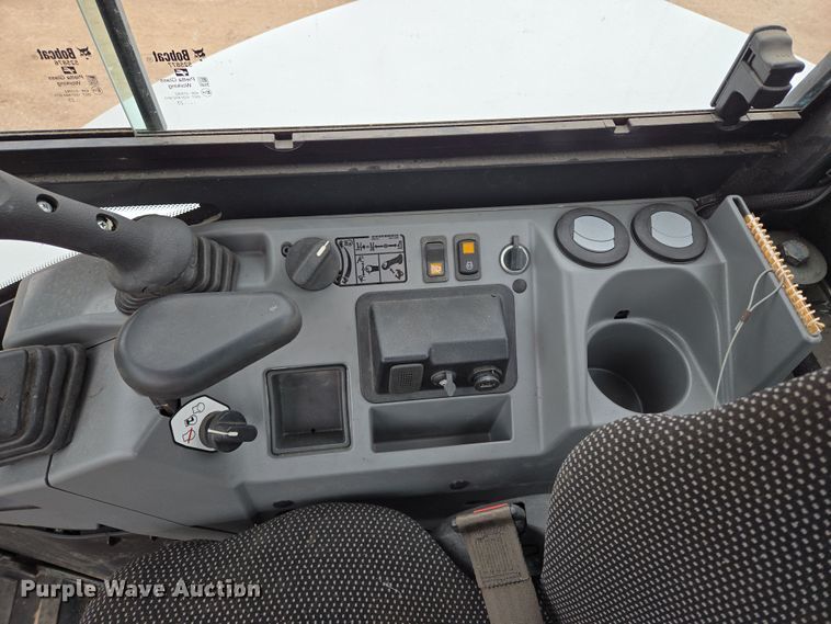 image for item ED2483 2021 Bobcat E60 R2- Series mini excavator