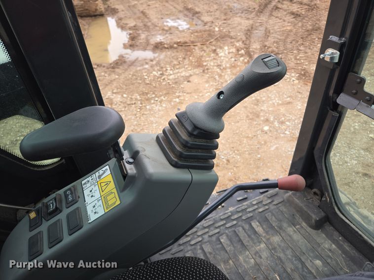 image for item ED2483 2021 Bobcat E60 R2- Series mini excavator