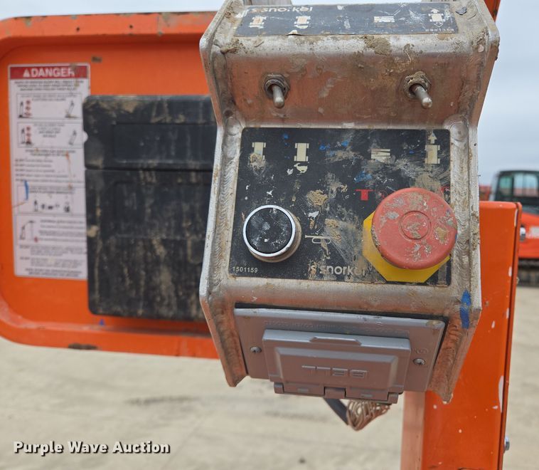 image for item ED2485 2019 Snorkel S3219E scissor lift