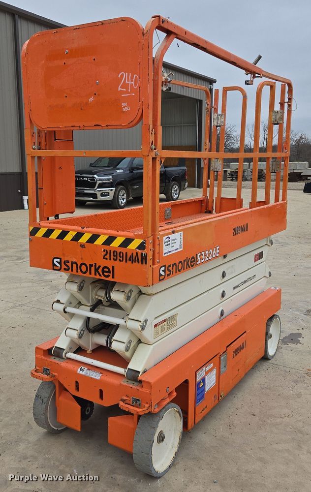 image for item ED2486 2019 Snorkel S3226E scissor lift
