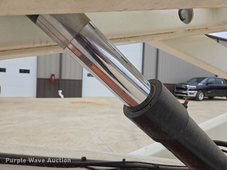 image for item ED2486 2019 Snorkel S3226E scissor lift