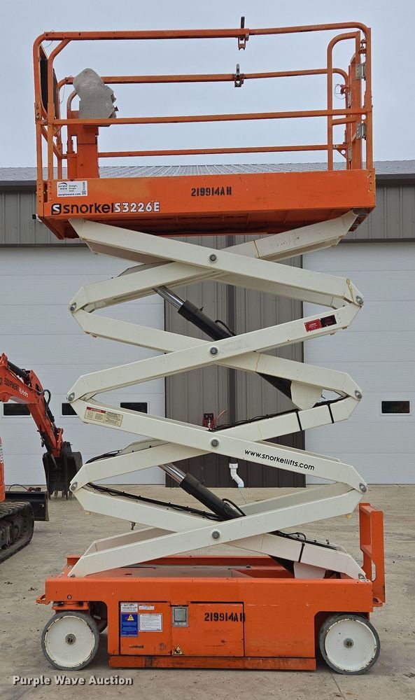 image for item ED2486 2019 Snorkel S3226E scissor lift
