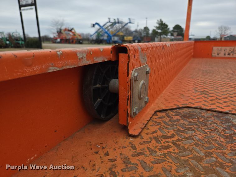 image for item ED2486 2019 Snorkel S3226E scissor lift