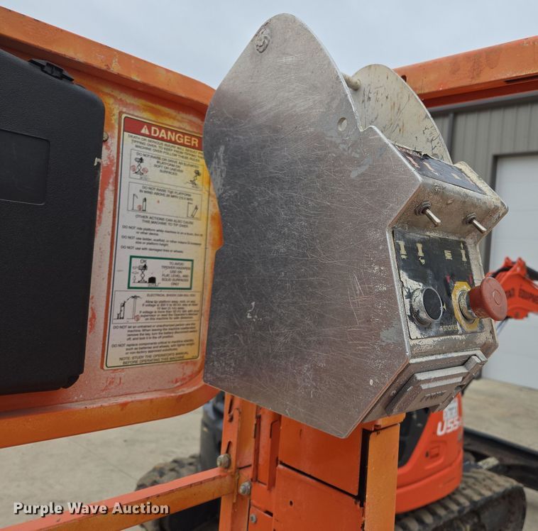 image for item ED2486 2019 Snorkel S3226E scissor lift