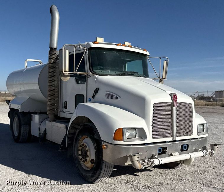 image for item ED5516 2008 Kenworth T370 pressure washer truck