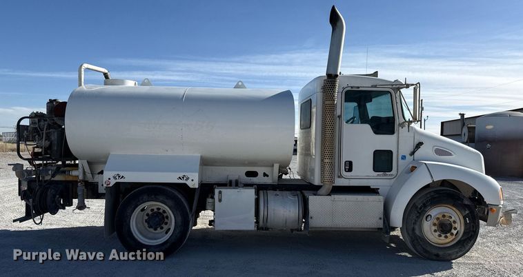 image for item ED5516 2008 Kenworth T370 pressure washer truck