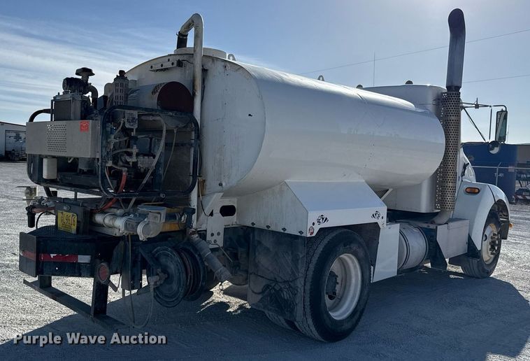 image for item ED5516 2008 Kenworth T370 pressure washer truck