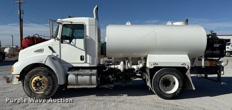 image for item ED5516 2008 Kenworth T370 pressure washer truck