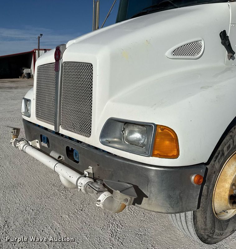 image for item ED5516 2008 Kenworth T370 pressure washer truck