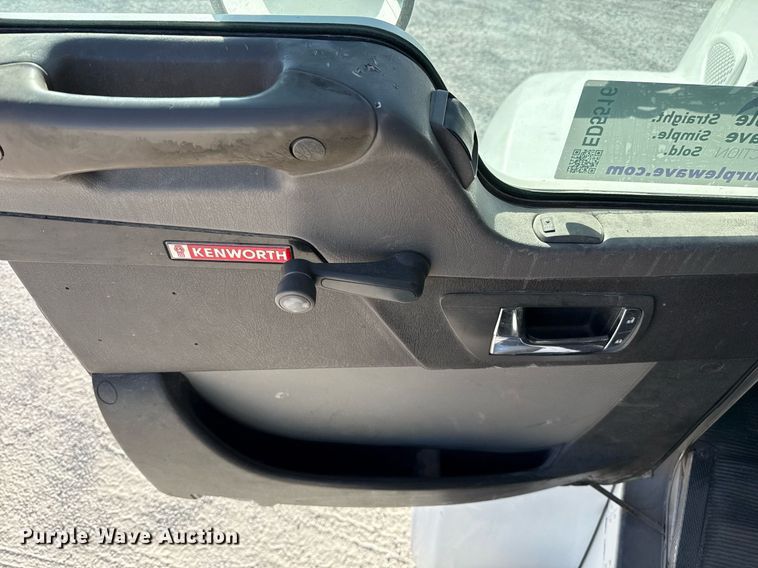 image for item ED5516 2008 Kenworth T370 pressure washer truck