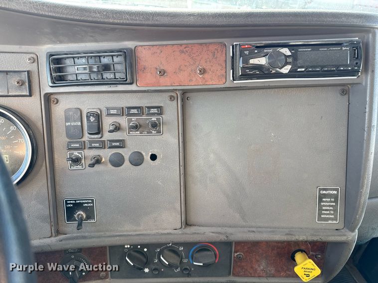 image for item ED5516 2008 Kenworth T370 pressure washer truck