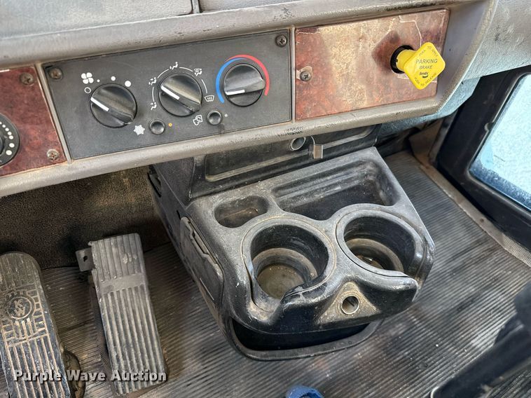 image for item ED5516 2008 Kenworth T370 pressure washer truck