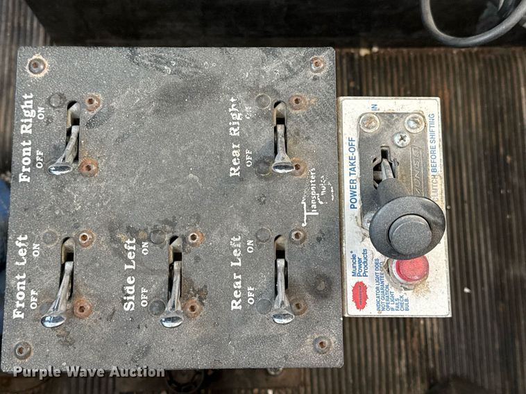 image for item ED5516 2008 Kenworth T370 pressure washer truck